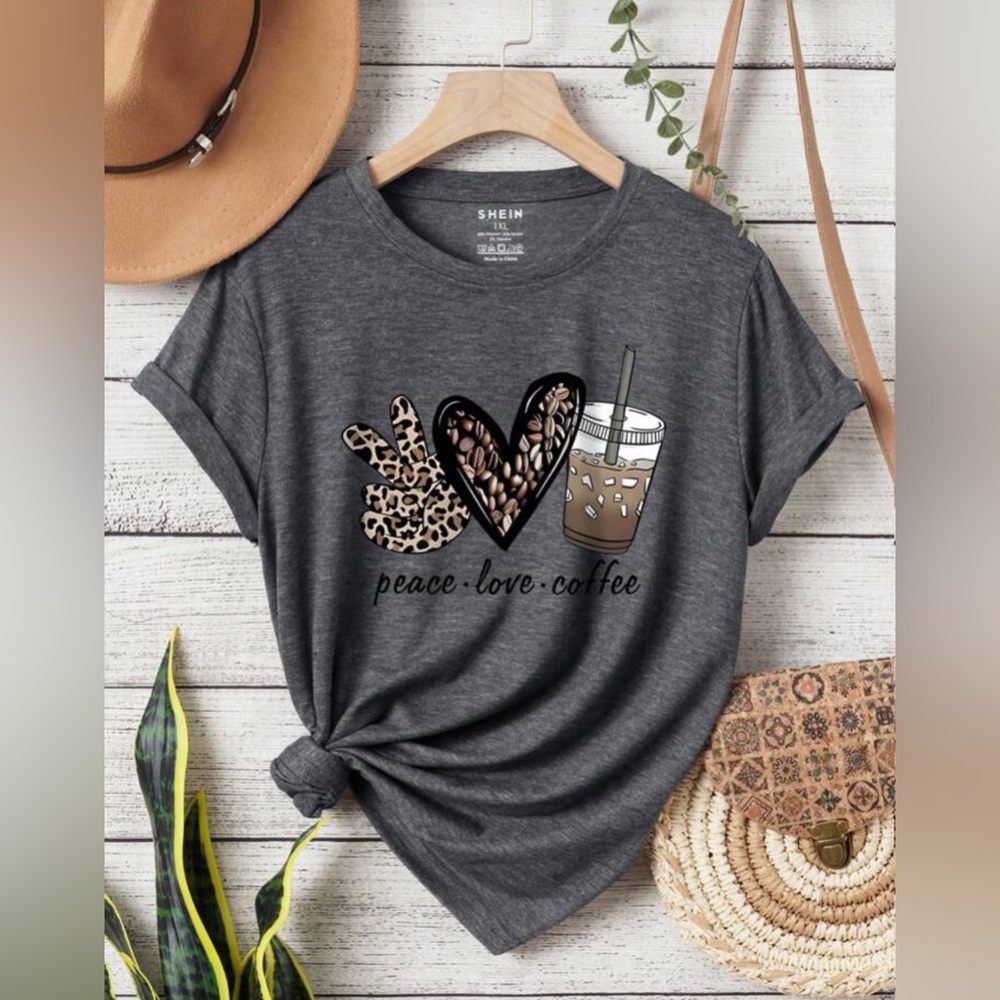 Women’s Plus Size Heart-Shaped Letter Printed Short Sleeve T-Shirt! Size 2XL.